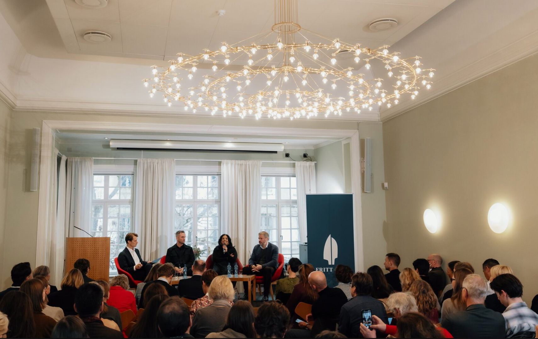 Hva er myndighetenes ansvar? med Lubna Jaffery (kulturminister), Magnus Marsdal (redaktør, Manifest Media), Nils August Andresen (redaktør, Minerva) og Tellef Raabe (Fritt Ord)