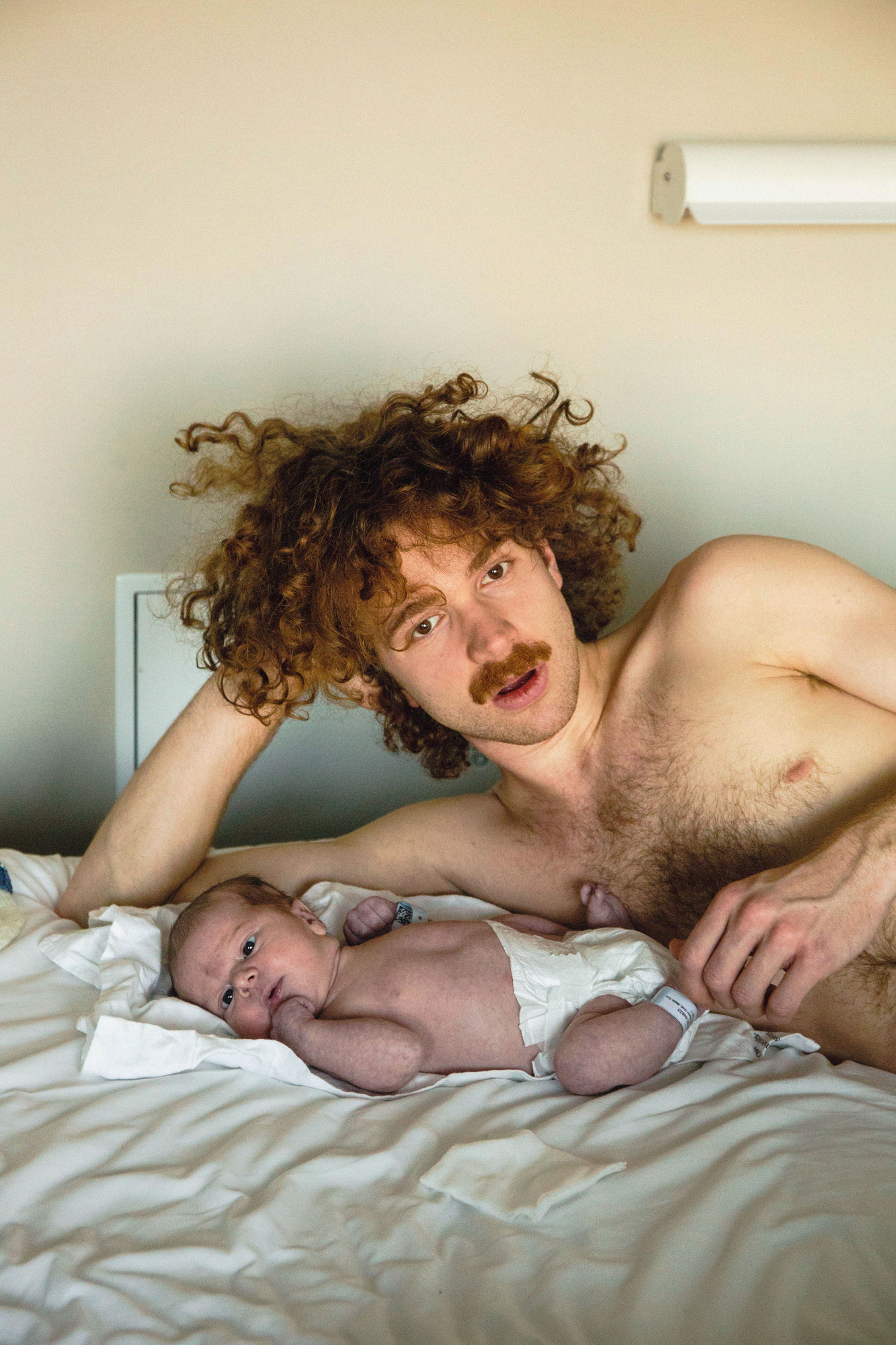 Baby and man. Foto av Malin Westermanns prosjekt 
